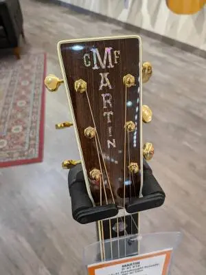 Martin Guitars - D-41 V18 2